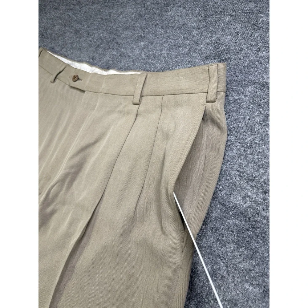Jos. A Bank Men's Shorts 100% Silk Size 40 Beige Herringbone Pleated Chino VTG